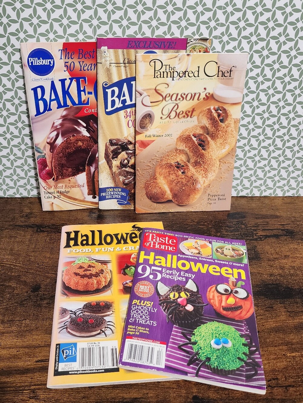 Vintage Pullsbury, Pamperes Chef & Halloween Recipe Magazines